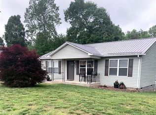 2432 Saluda Dr, Gastonia, NC 28054