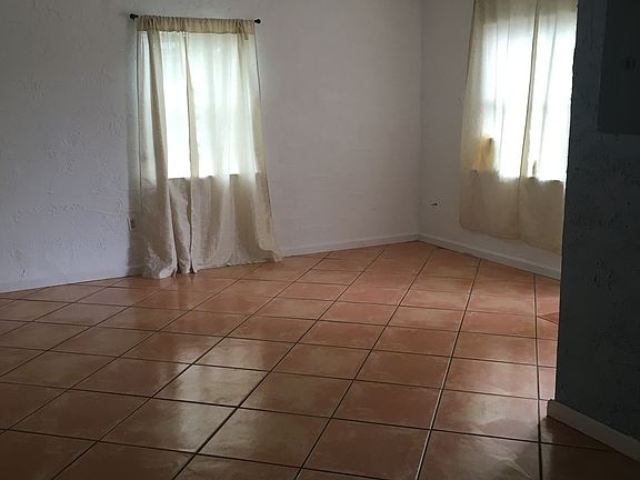 2nd image of 524 S Atlantic Ave APT 1