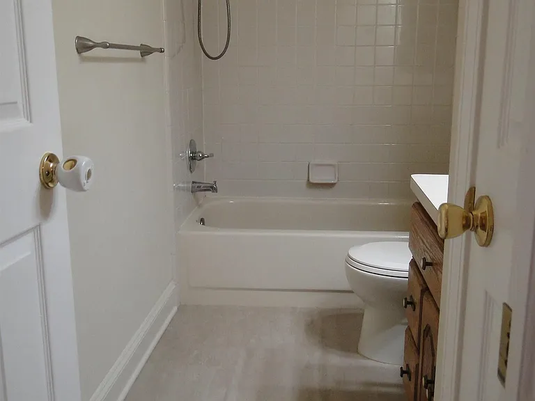 29842 Utica Rd — Photo 28