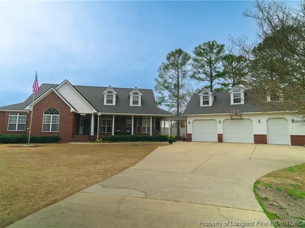 2767 Gobbler Ln, Eastover, NC 28312