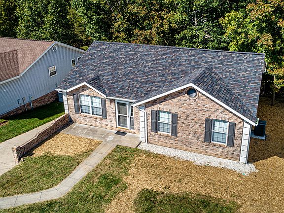 3rd image of 5006 Willowby Dr