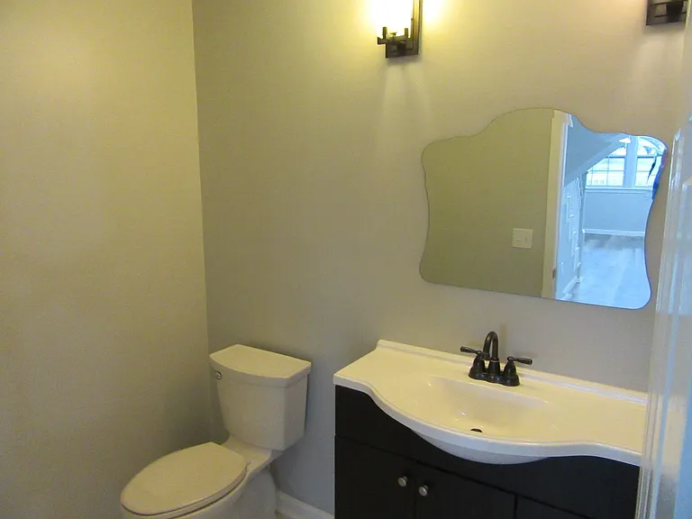 1345 Capri Dr — Photo 9