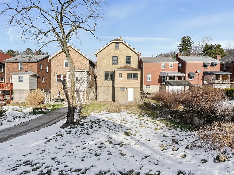 111 Kaplan Avenue — Photo 18
