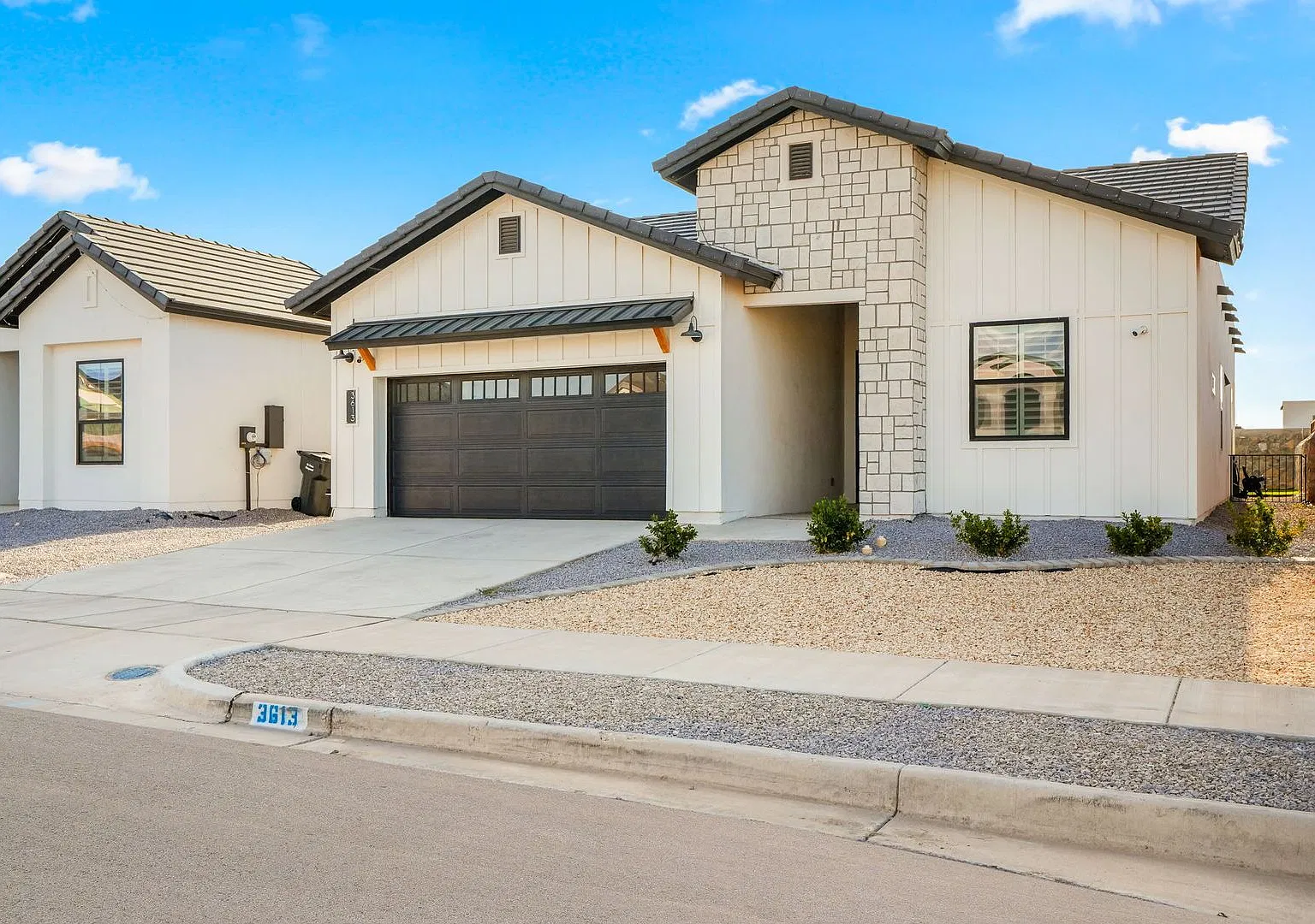 Beautifully finished, like-new home — Photo 3