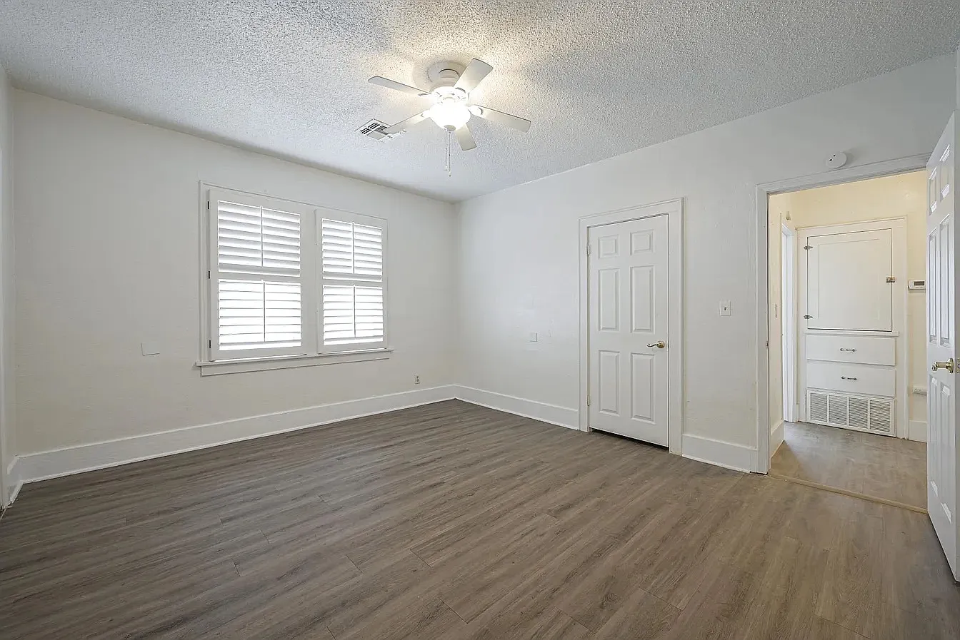 1232 Northeast 16th Street - 1 — Photo 3