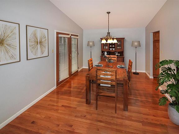 2nd image of 2905 Meramar Dr