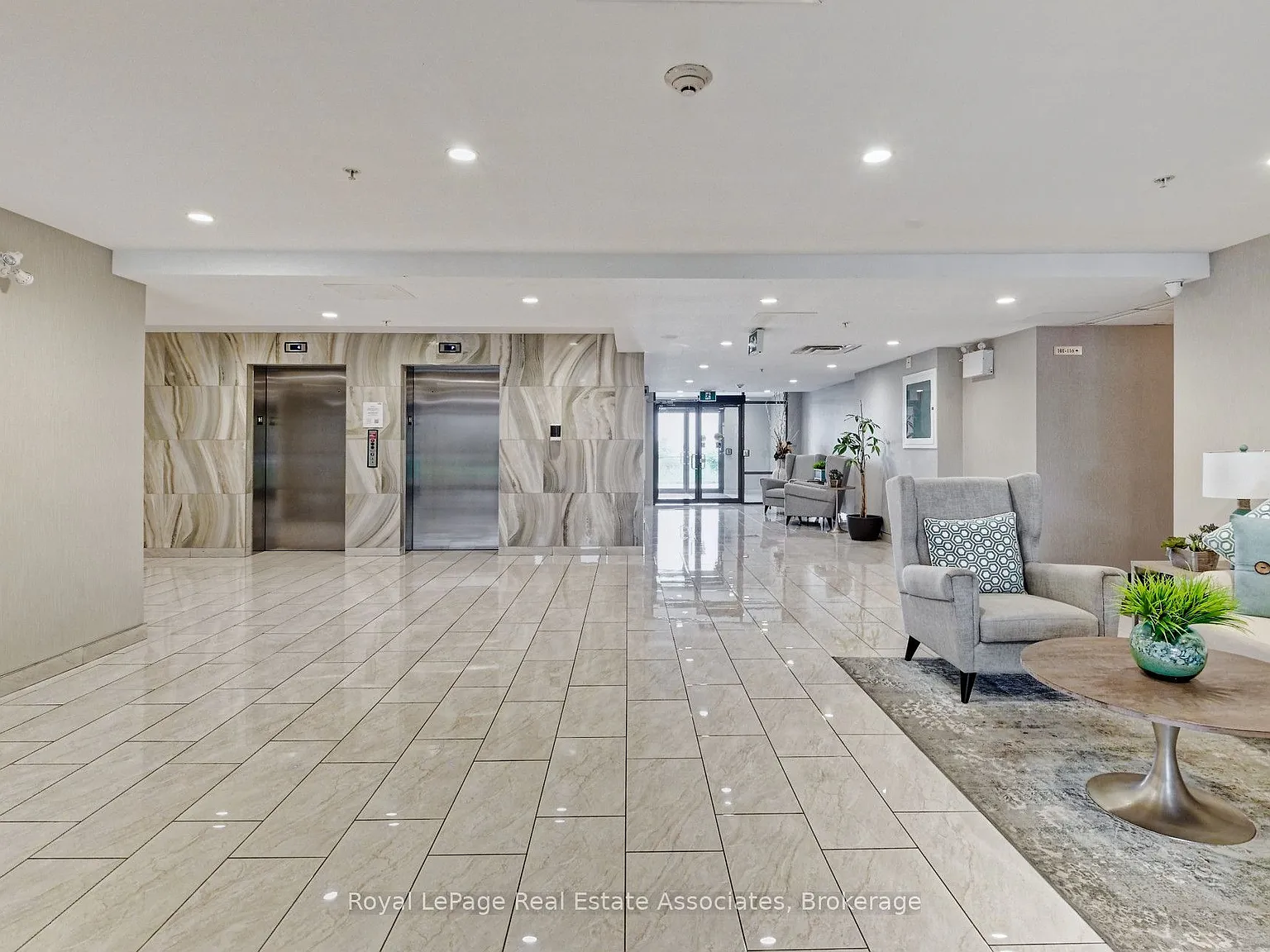 1 bed, $2,000 — Photo 4