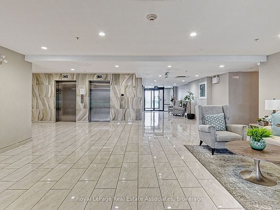 4th image of 35 Southshore Cres #111