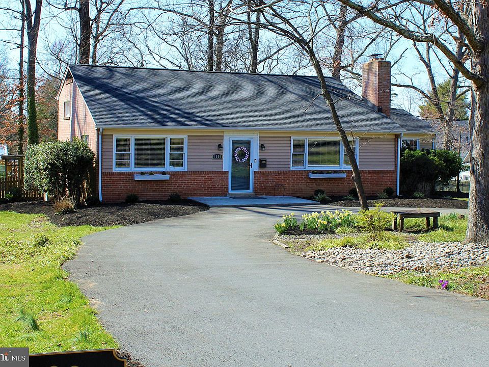 1st image of 1009 Van Buren St