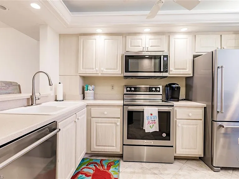 260 Seaview Ct #904 — Photo 14