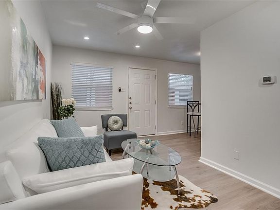 3rd image of 4927 San Jacinto St APT 207
