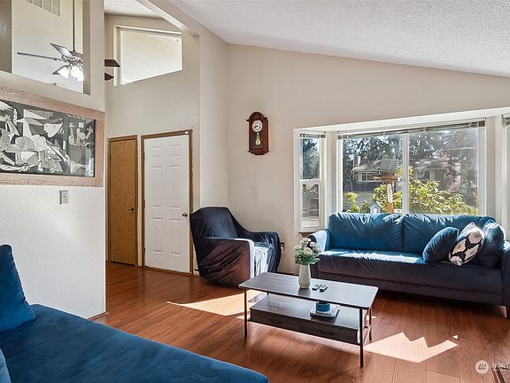 3rd image of 403 189th Street Ct E