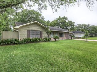 802 Atwell St, Bellaire, TX 77401
