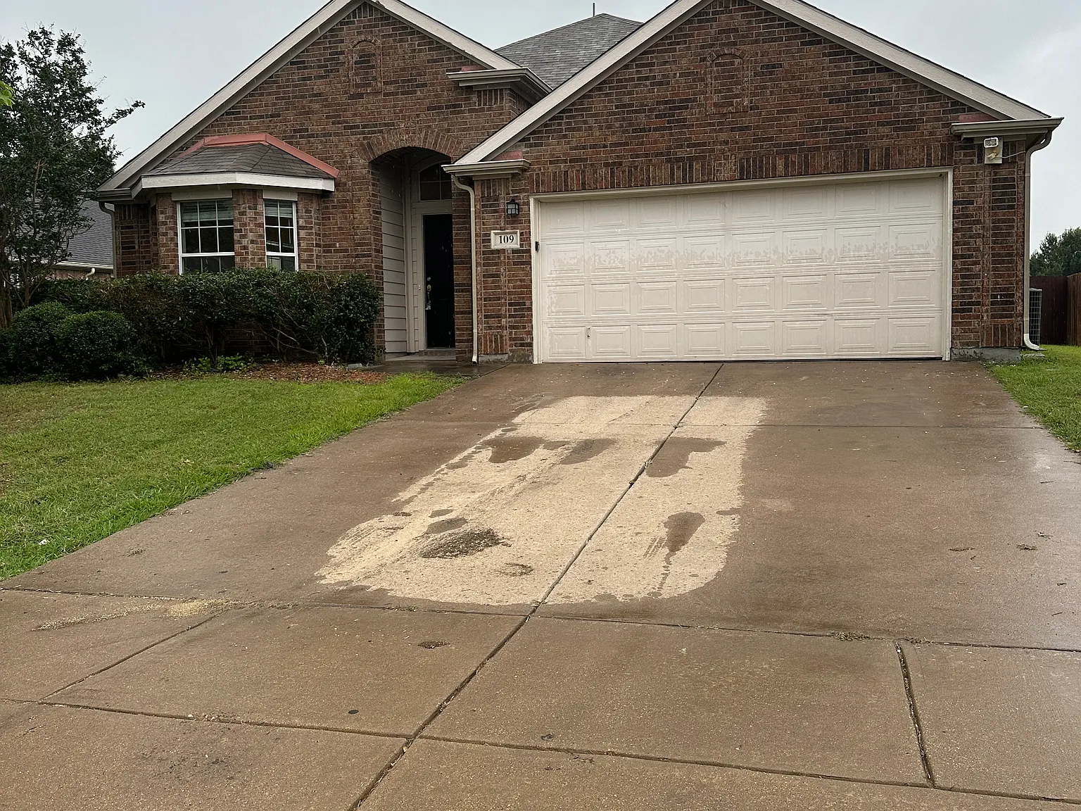 3 bed, 1899 sqft, $2,425 — Photo 1