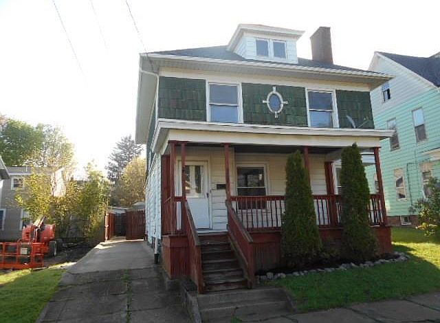 1st image of 909 Wallace St
