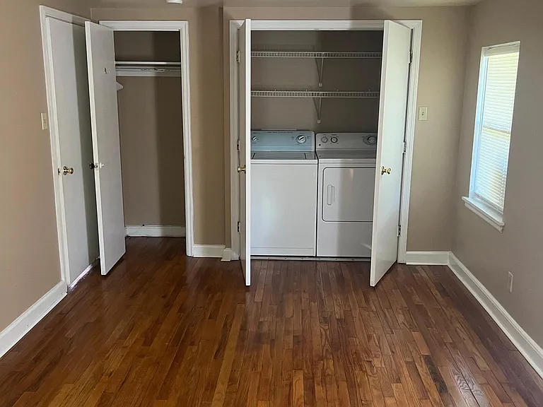 112 Meredith St — Photo 12