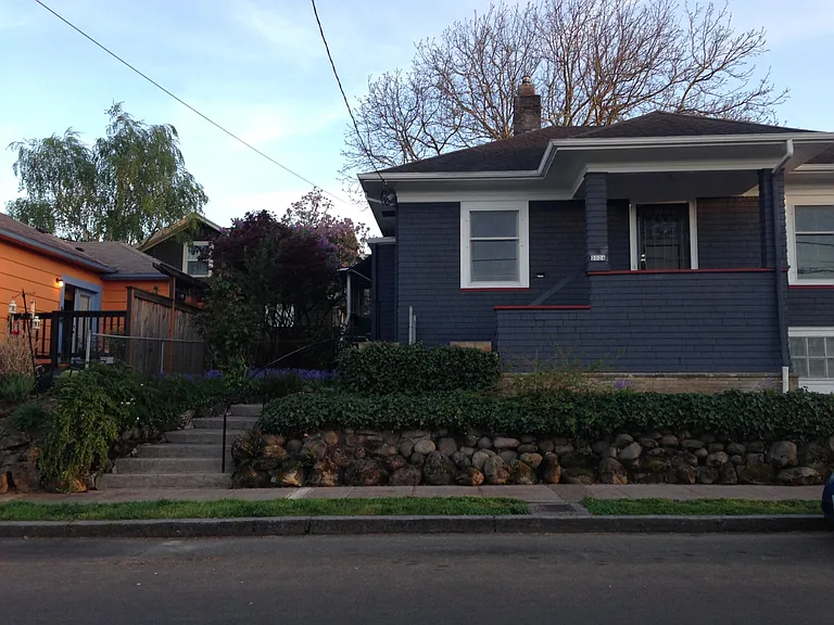 2024 NE Emerson St — Photo 2