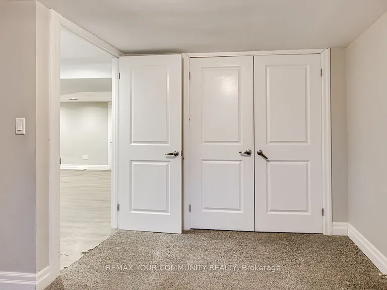 240 Markham Rd #LOWER LEVEL — Photo 11