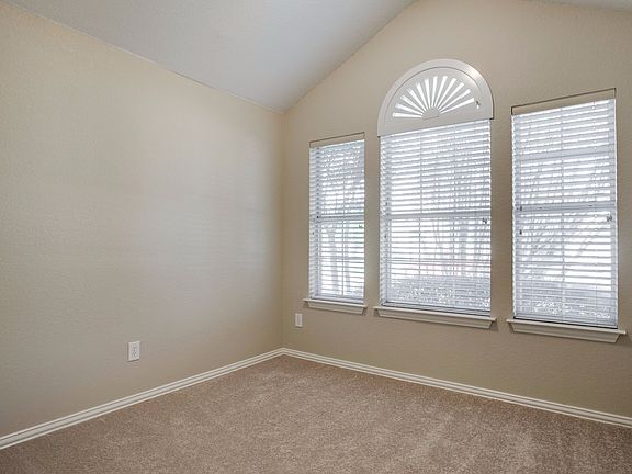 5th image of 2329 Brookview Dr
