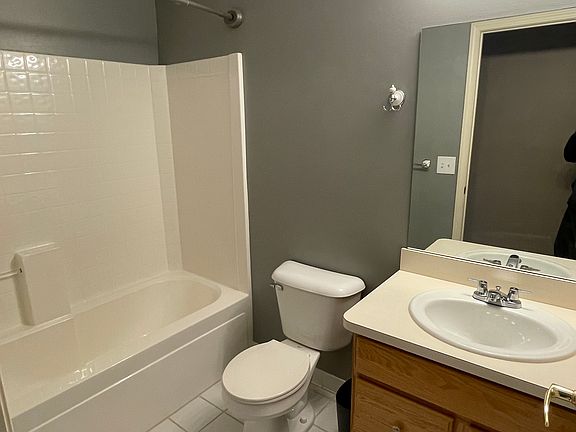 4th image of 28167 Carlton Way Dr