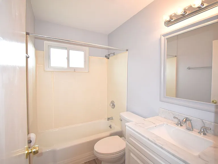575 Berry Ave #1D — Photo 4