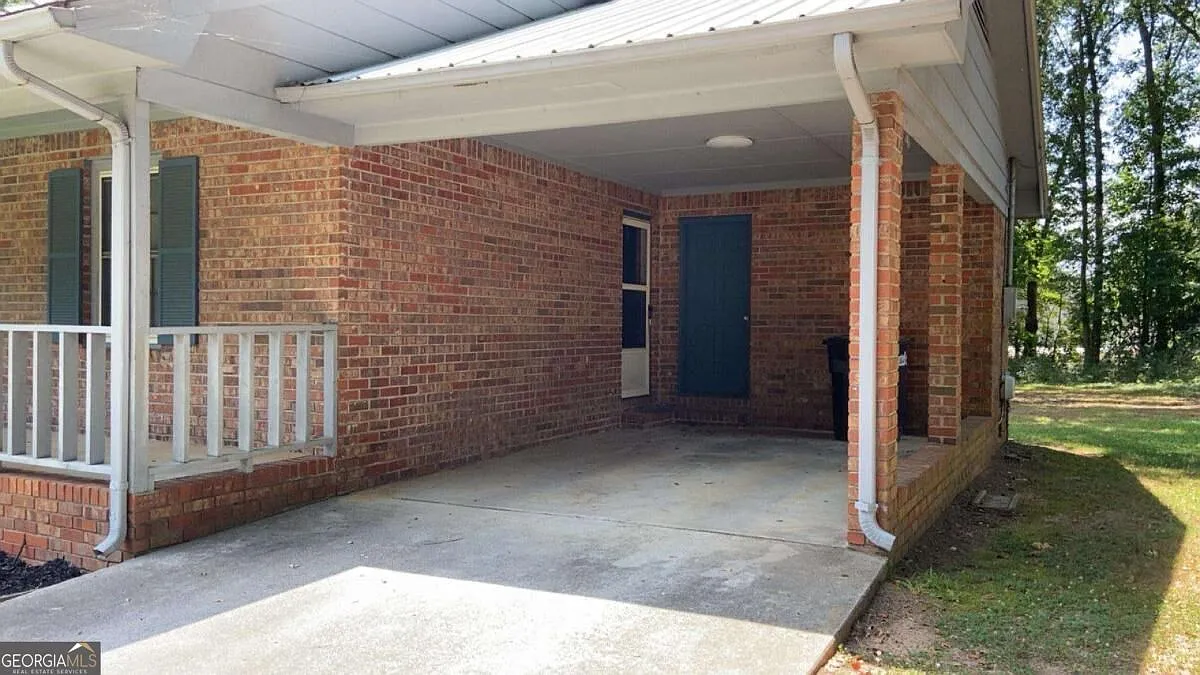 3 bed, 1.5 bath, 1125 sqft, $1,300 — Photo 2