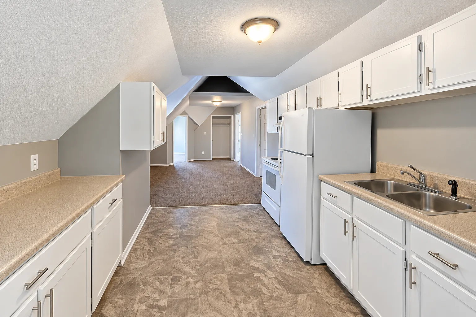4 bed, $1,499 — Photo 4