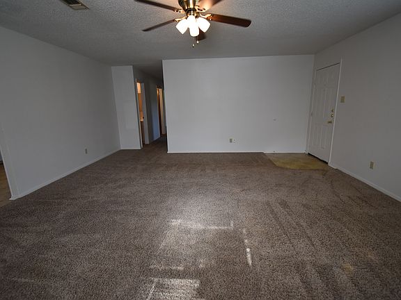 2nd image of 514 Pecan St