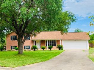 6 El Norte Cres, Uvalde, TX 78801