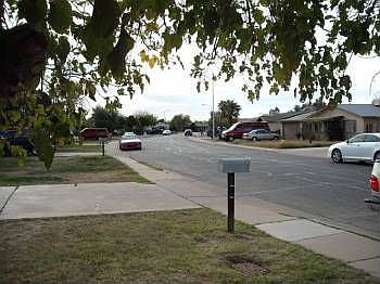 5th image of 1525 E Diamond Ave
