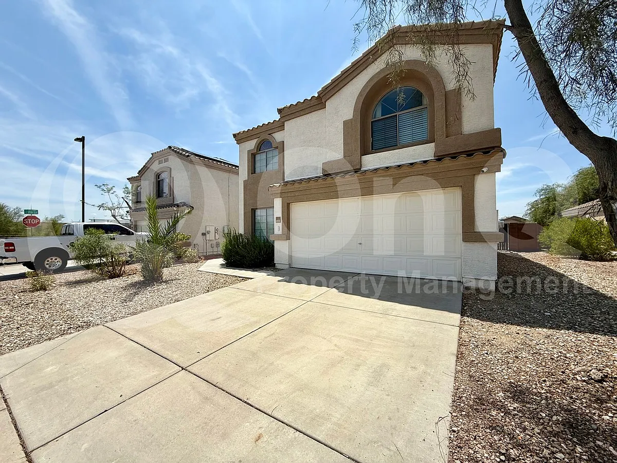4 bed, 3.0 bath, 2154 sqft, $2,251 — Photo 2