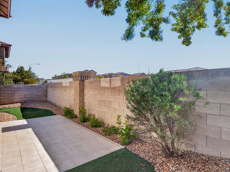 10213 Missouri Meadows St — Photo 39