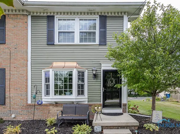 28367 Simmons Rd, Perrysburg, OH 43551
