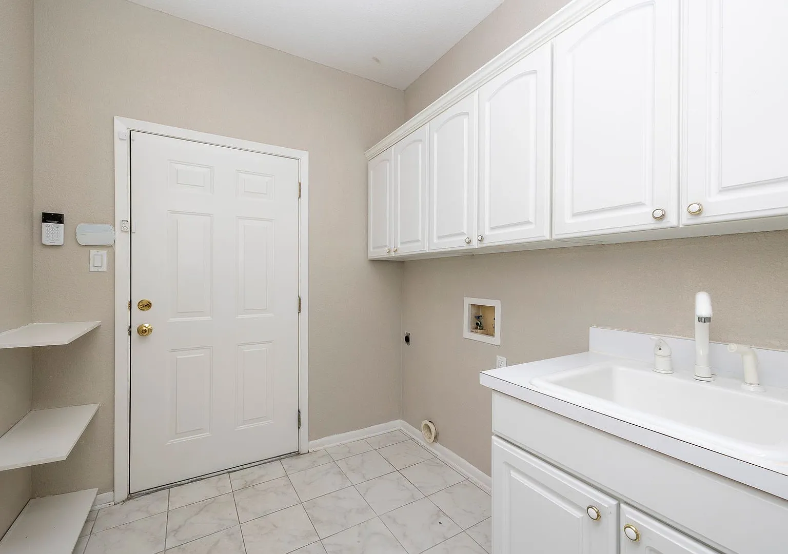 Special Offer: First Week Rent-Free! Enjoy the First Week Rent-Free with an Approved Lease!! Spac... — Photo 4