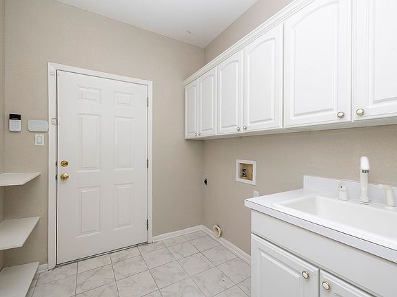 3rd image of 4525 Teasley Ln