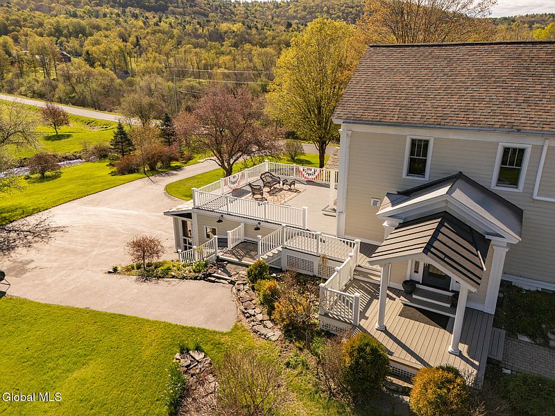 3rd image of 40 Crosier Road