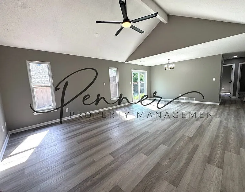 3 bed, 2.0 bath, 1126 sqft, $1,695 — Photo 2