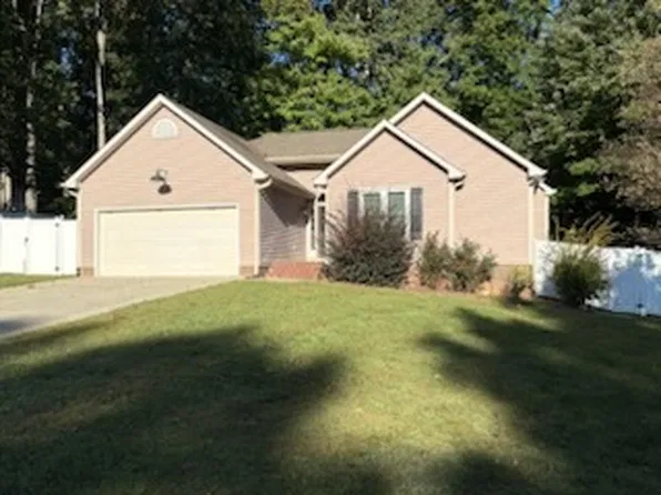 233 Holly Ridge Ln, Mebane, NC 27302