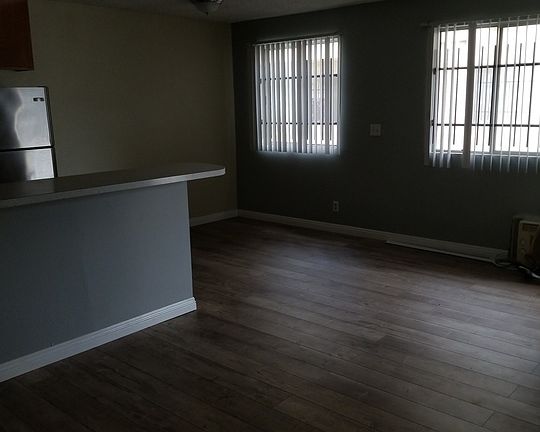 4th image of 837 S Ardmore Ave APT 2