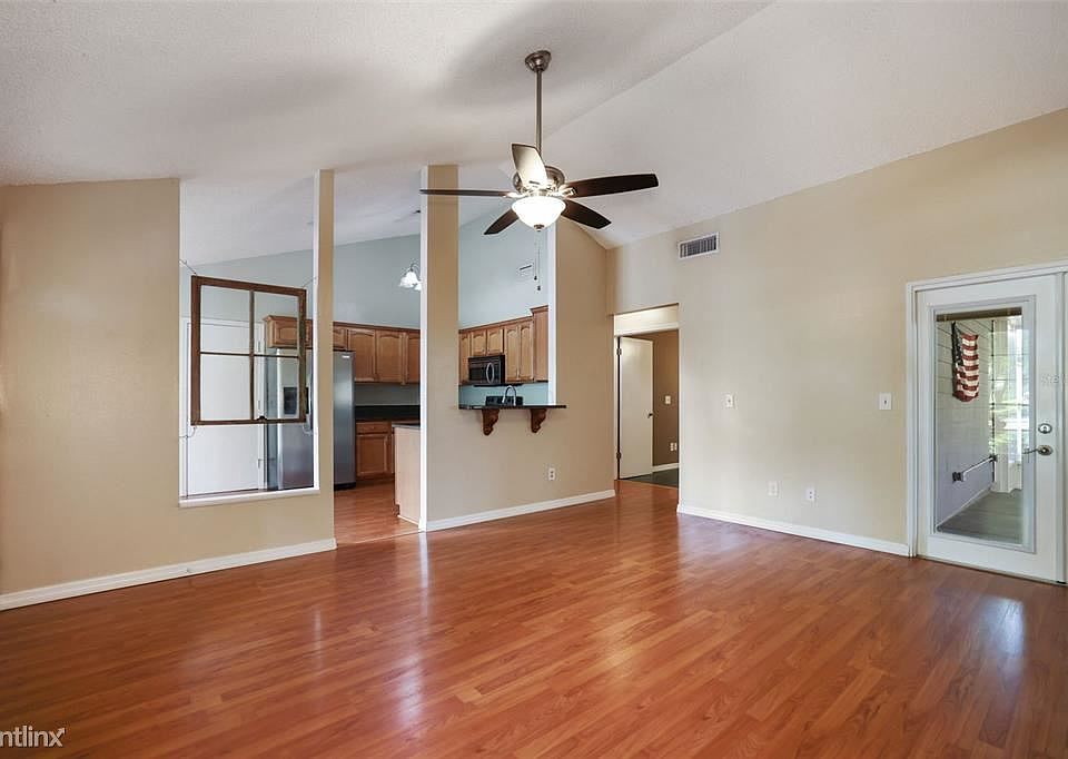 1st image of 2794R Northcote Dr