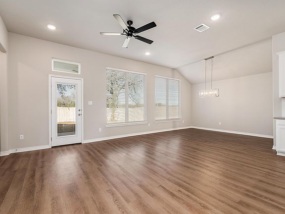 4th image of 3185 Normandy Way