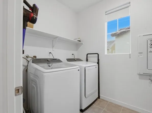 16281 Castello Ln #2, Fontana, CA 92336