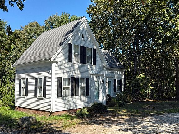 3rd image of 1243 Main St