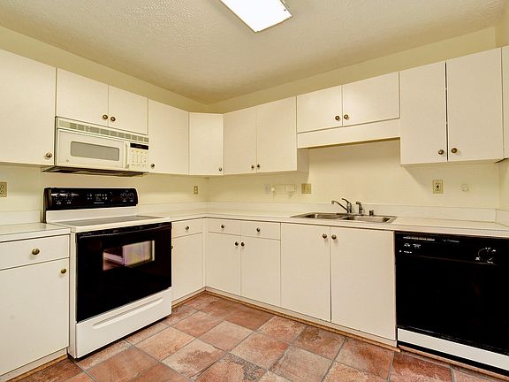 4th image of 8504 Atrium Dr APT 904