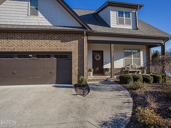 3rd image of 171 Augusta Ln