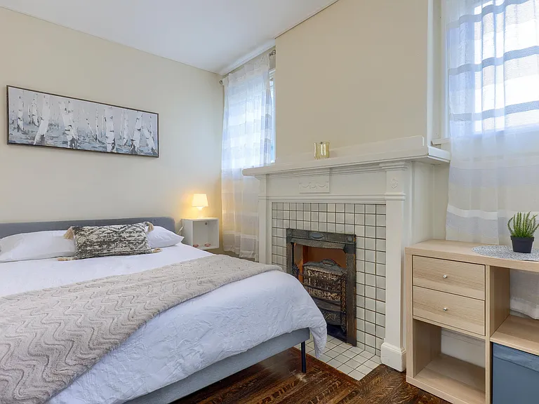 935 Jervis St #6 — Photo 10