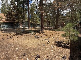 569 Victoria Ave, Sugarloaf, CA 92386