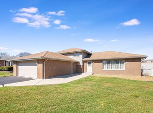 14352 Streamwood Dr, Orland Park, IL 60467