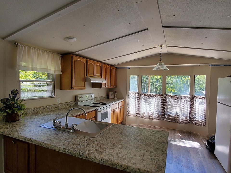 1st image of 638 Cummings Ln