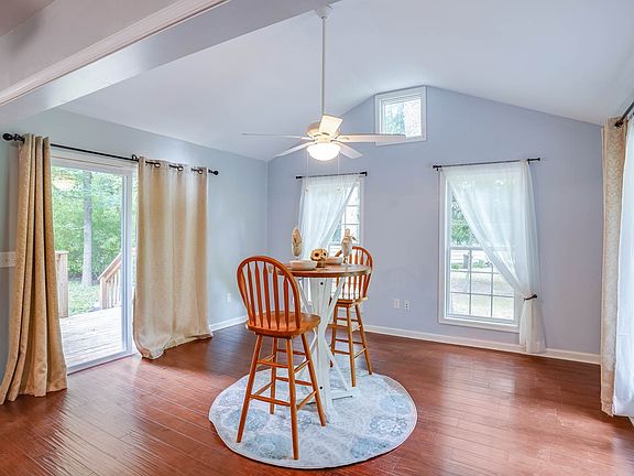 3rd image of 127 Lake Dr